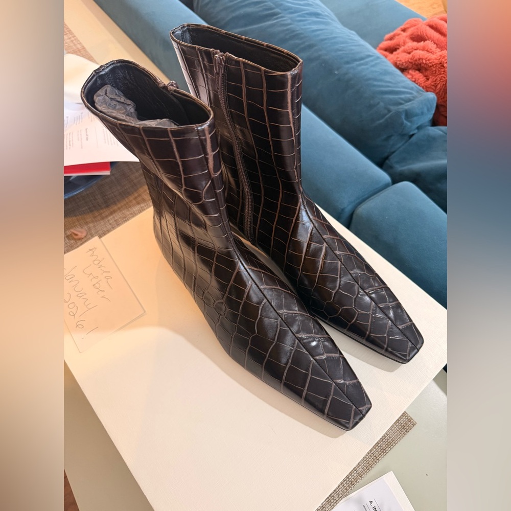 Toteme Dark Brown Crocodile Pattern Ankle Boots Size 42 NIB